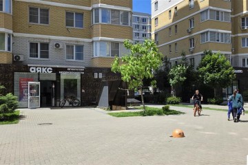 Фото №2: Торговое помещение 135 м² - Краснодар, мкр. Светлоград, ул. Красных Партизан, 1/4к7