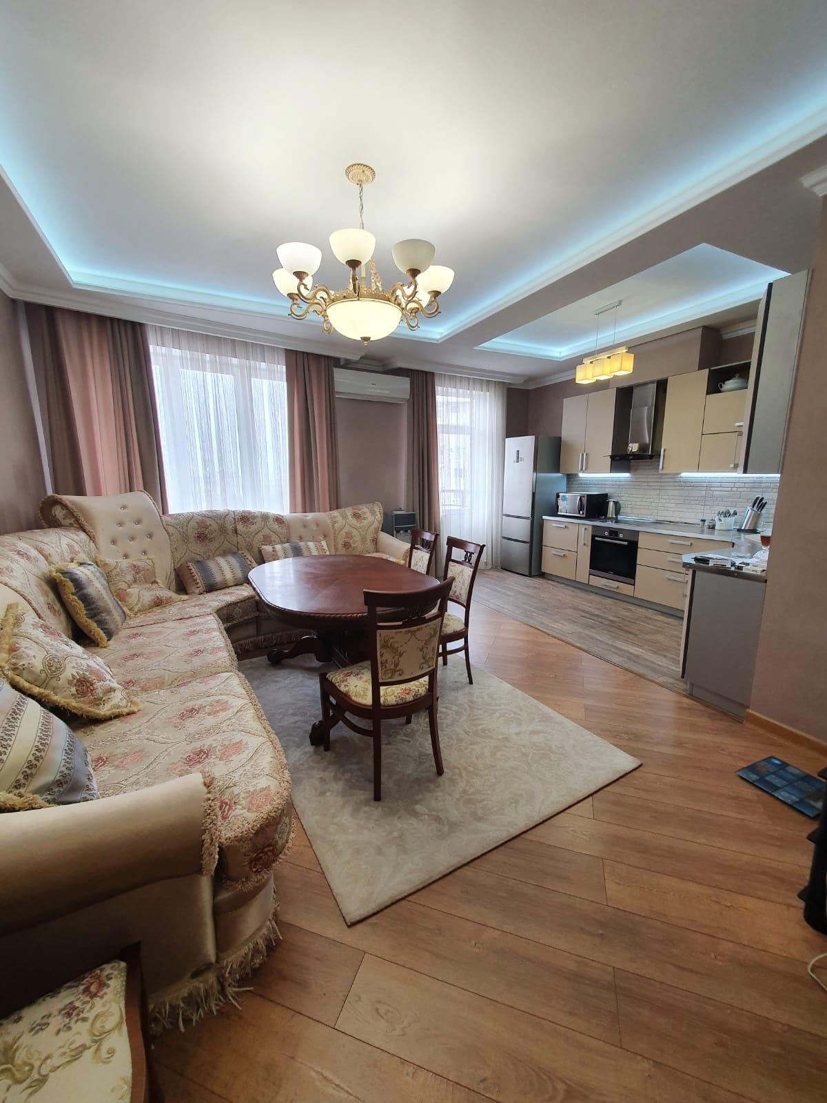 Фото №1: 2-комнатная квартира 95 м² - Краснодар, Центральный внутригородской округ, Западный внутригородской округ, мкр. Центральный, ул. Кубанская набережная, 19