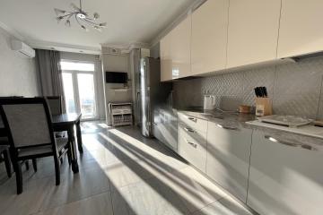 Фото №2: 2-комнатная квартира 71 м² - Кабардинка, мкр. Комсомольский, ул. Мира, 15