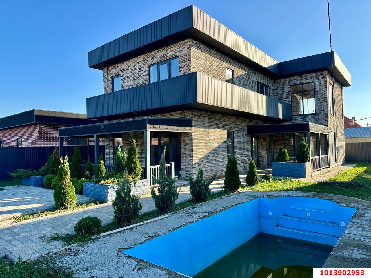 Фото №1: Дом 292 м² + 6.71 сот. - Краснодар, коттеджный  Кореновская Усадьба, пр-д Чистопрудный, 17