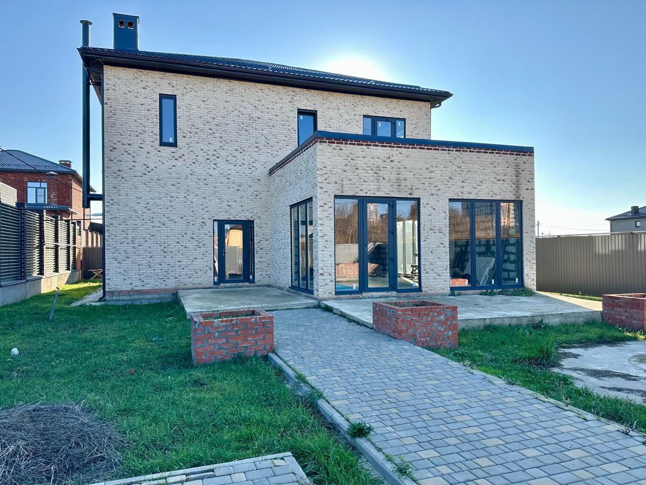 Фото №3: Дом 300 м² + 6.67 сот. - Краснодар, Прикубанский внутригородской округ, мкр. 2-я Площадка, ул. Лиговская, 19