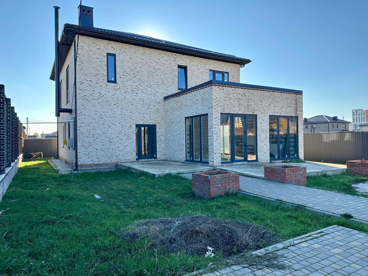 Фото №2: Дом 300 м² + 6.67 сот. - Краснодар, Прикубанский внутригородской округ, мкр. 2-я Площадка, ул. Лиговская, 19