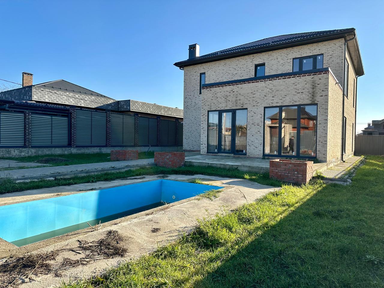 Фото №1: Дом 300 м² + 6.67 сот. - Краснодар, Прикубанский внутригородской округ, мкр. 2-я Площадка, ул. Лиговская, 19