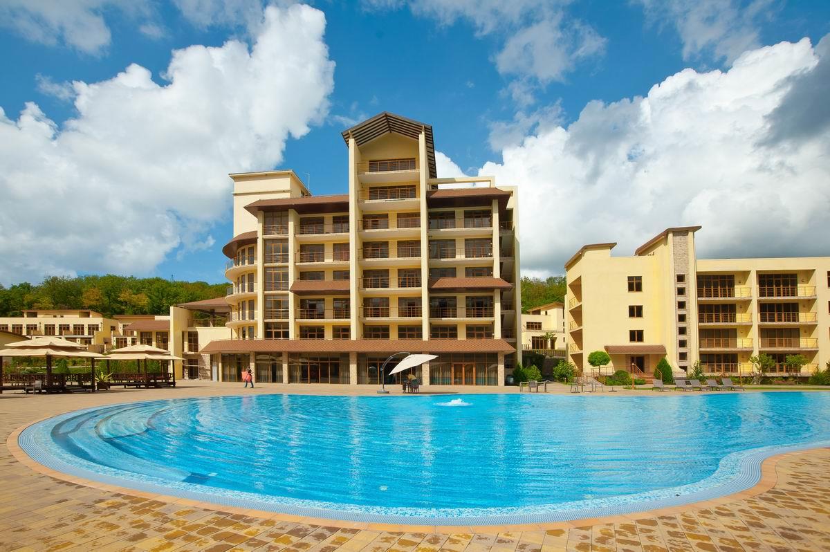 Фото №3: Дом 166 м² + 2 сот. - Пляхо, коттеджный поселок Резиденция солнца, мкр. Широкая Щель, 9