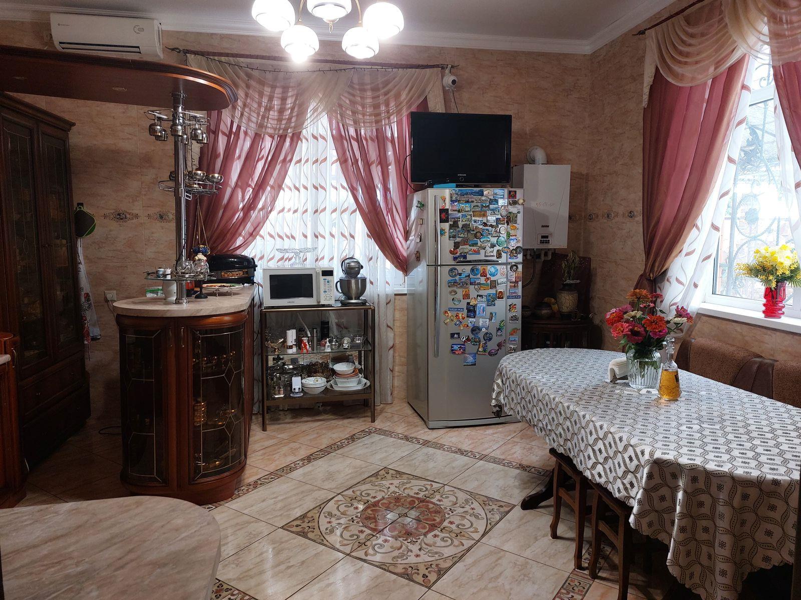 Фото №3: Дом 227 м² + 12 сот. - Гавердовский, Прикубанский внутригородской округ, мкр. жилой комплекс Красная площадь, пер. Обрывной, 10А