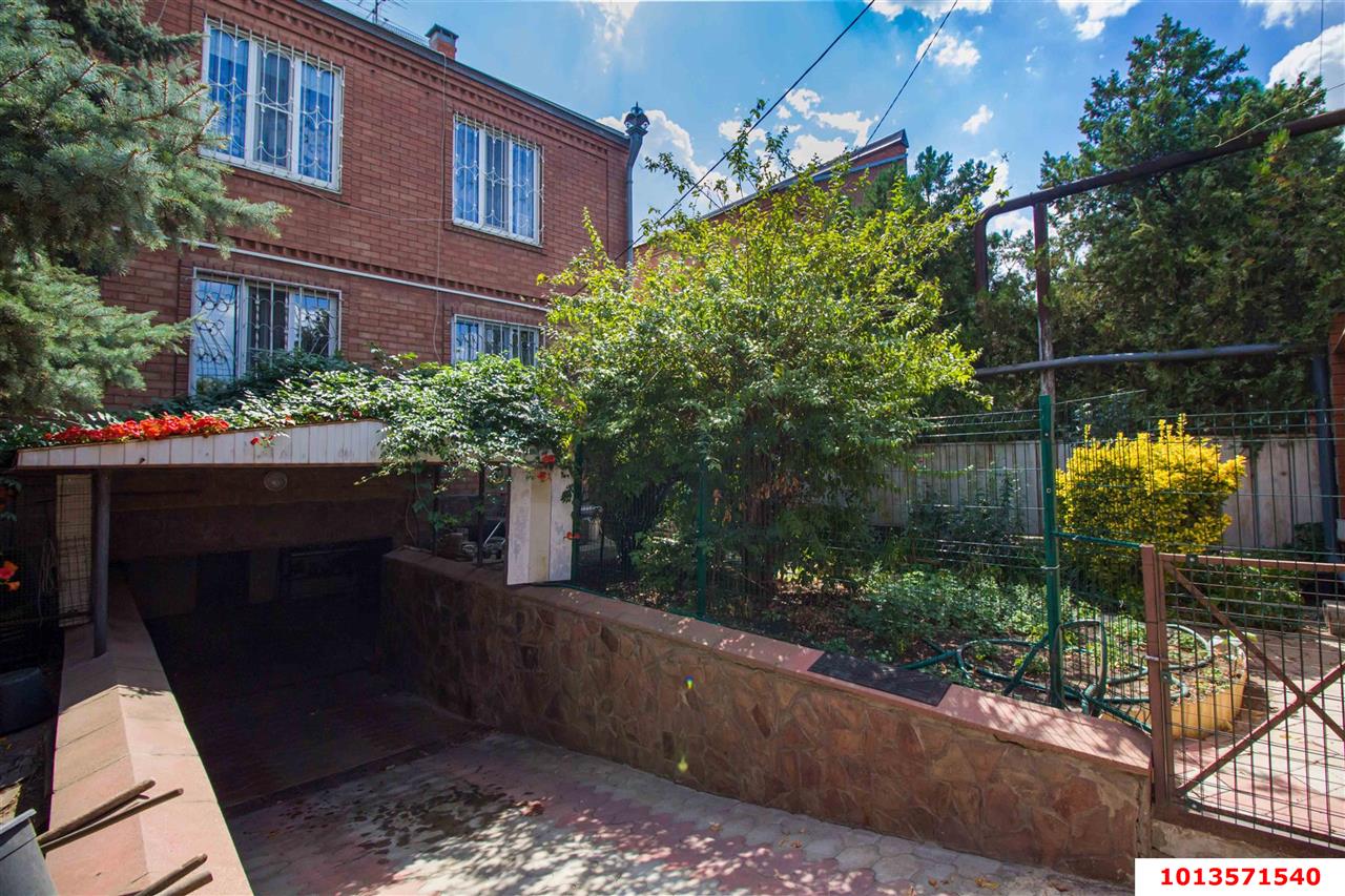 Фото №1: Дом 410 м² + 10 сот. - Краснодар, Калинино, ул. им. Ягодина М. Д., 67