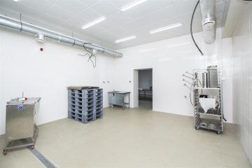 Фото №4: Коммерция 391 м² - Новотитаровская, 