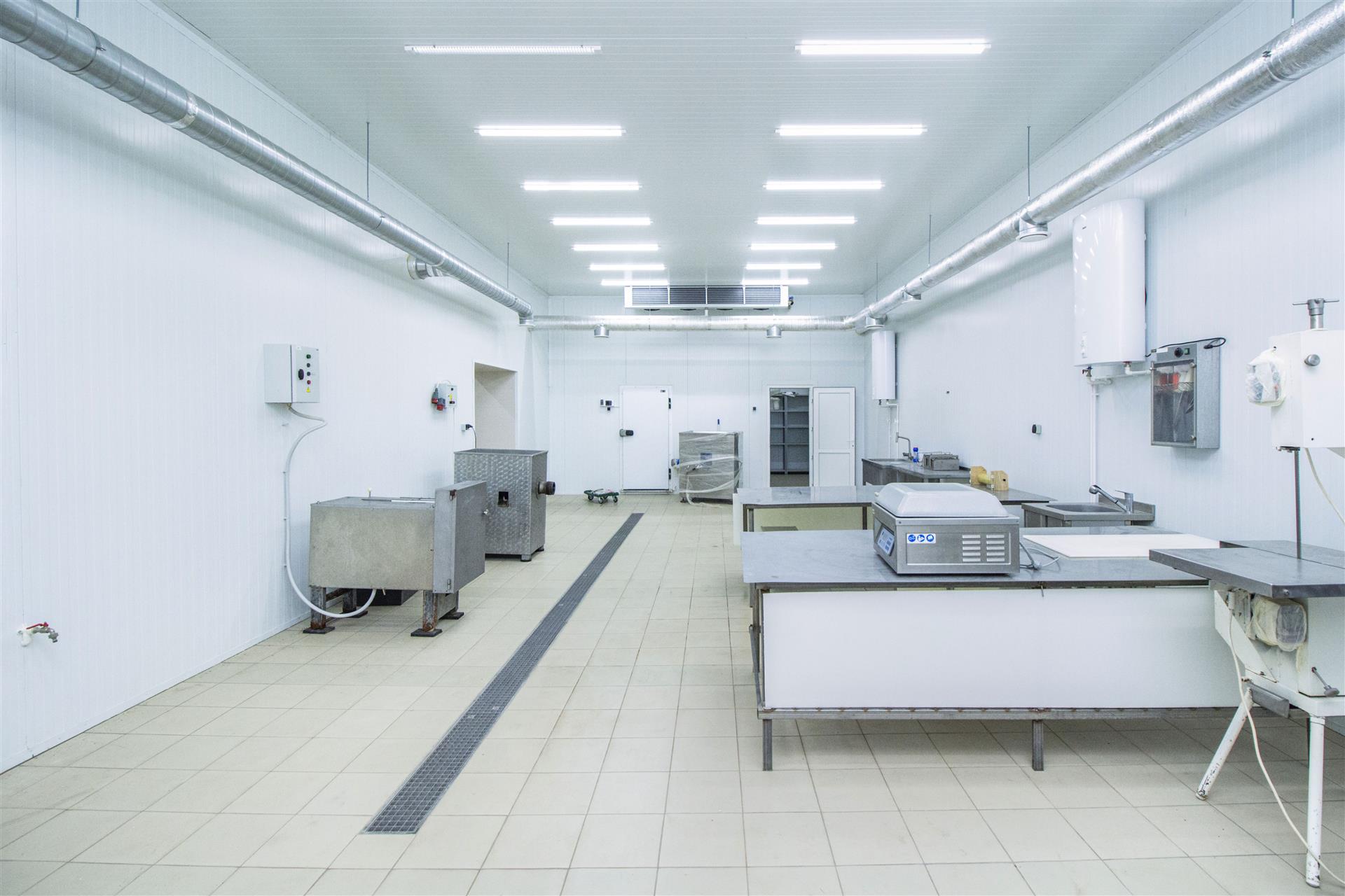 Фото №2: Коммерция 391 м² - Новотитаровская