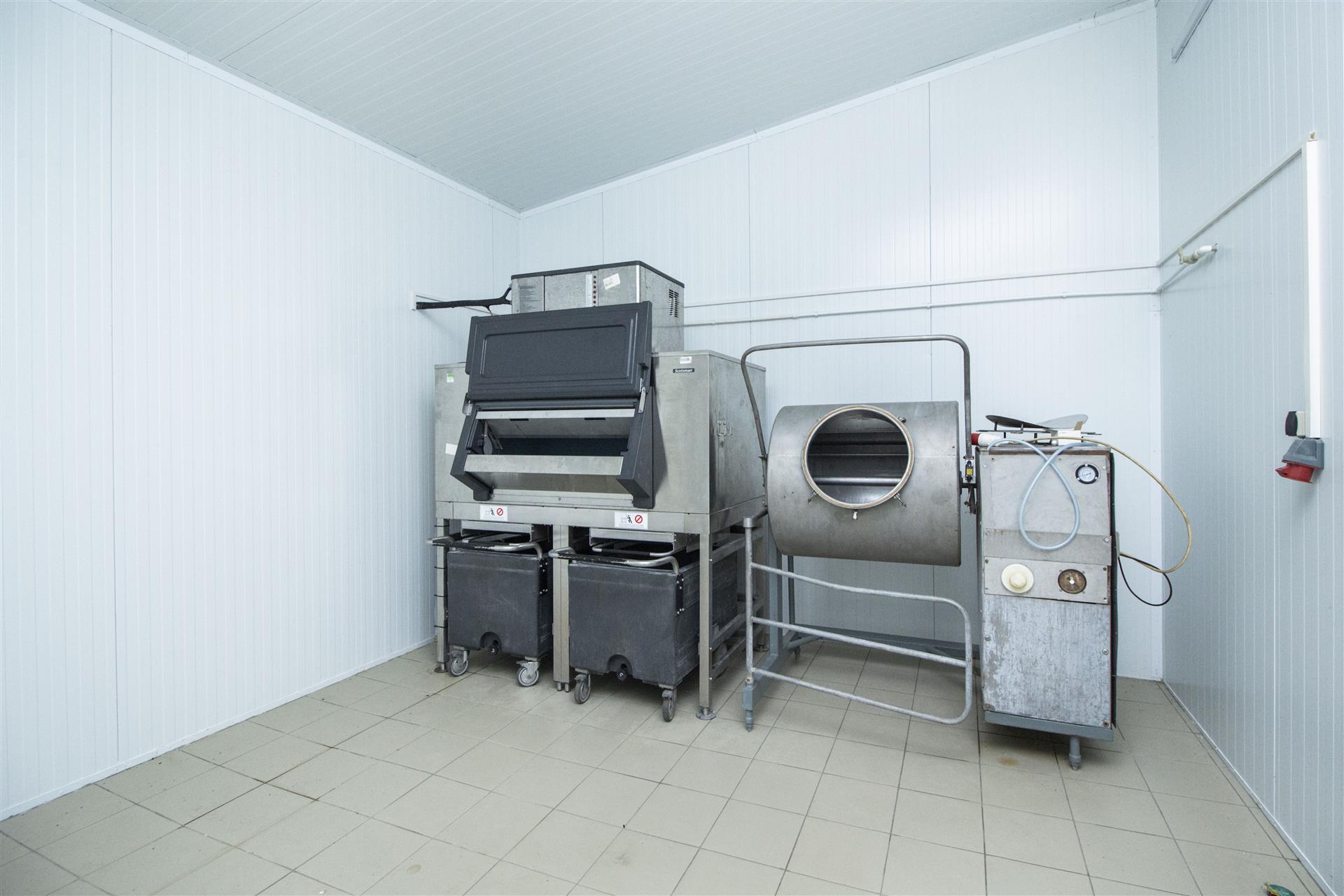 Фото №6: Коммерция 391 м² - Новотитаровская