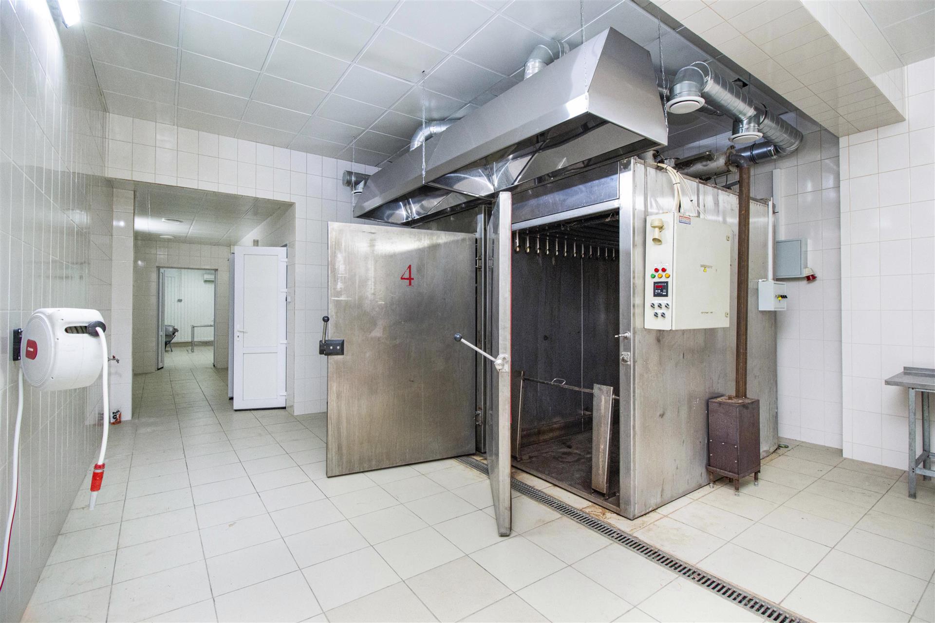 Фото №5: Коммерция 391 м² - Новотитаровская