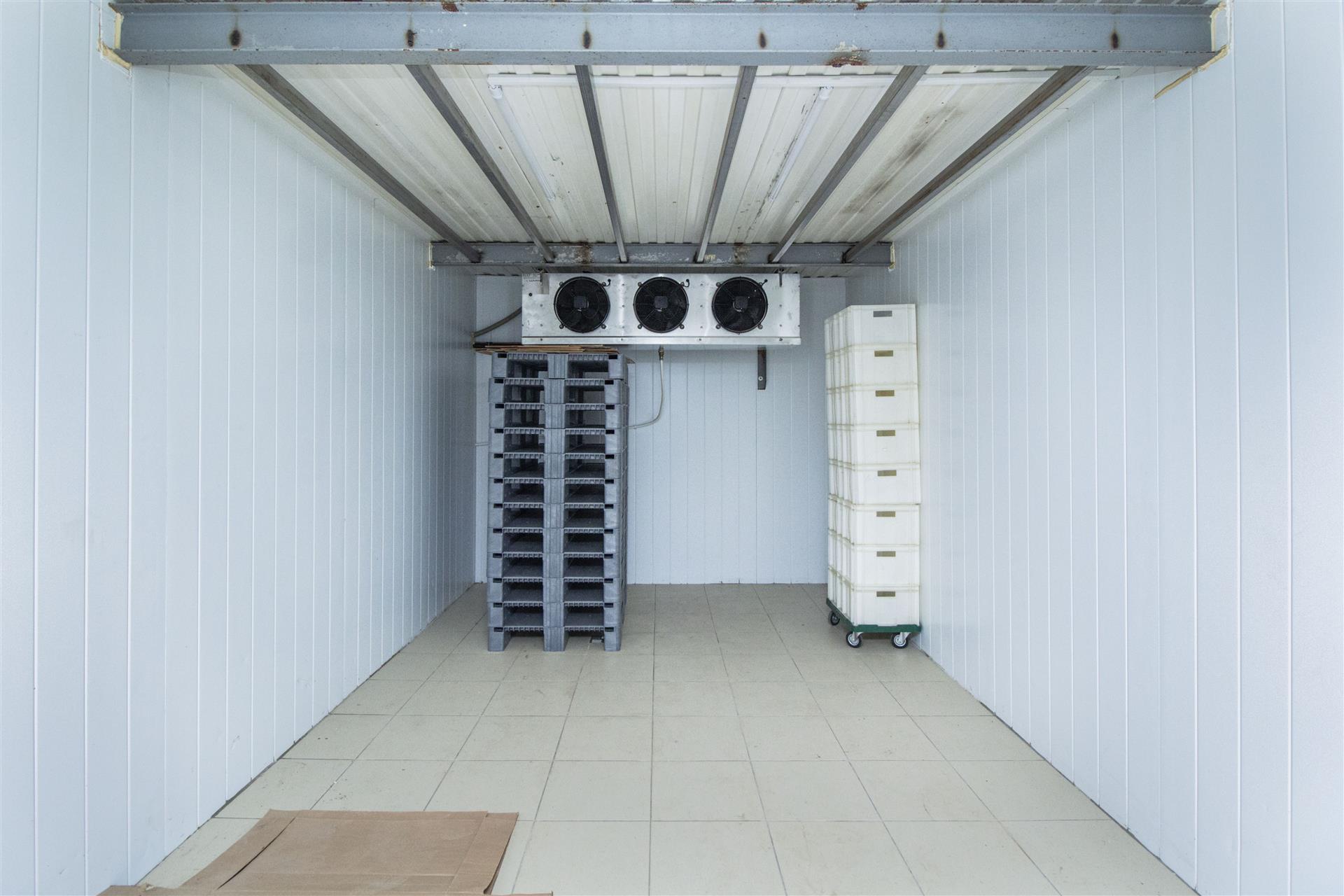 Фото №7: Коммерция 391 м² - Новотитаровская