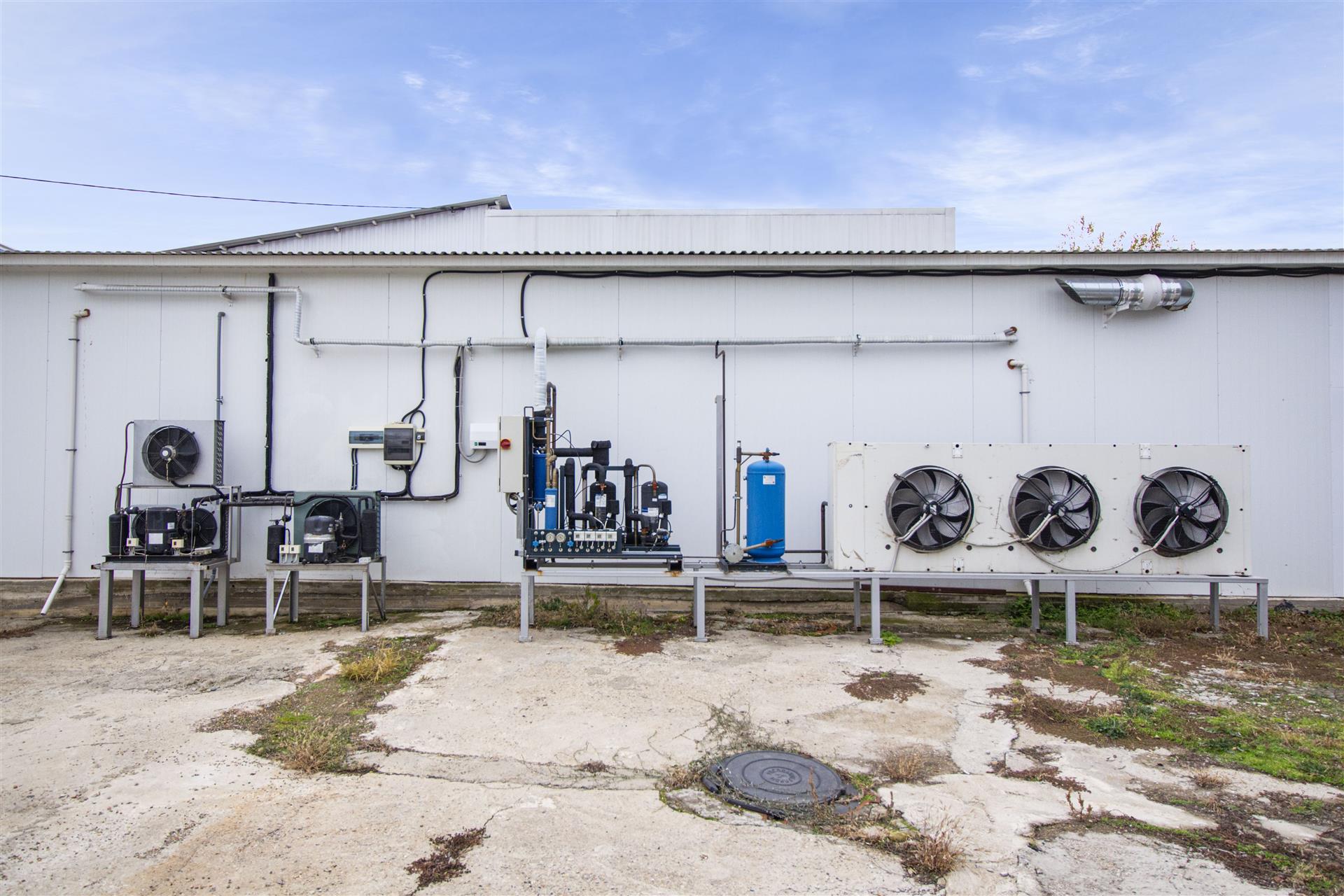 Фото №15: Коммерция 391 м² - Новотитаровская