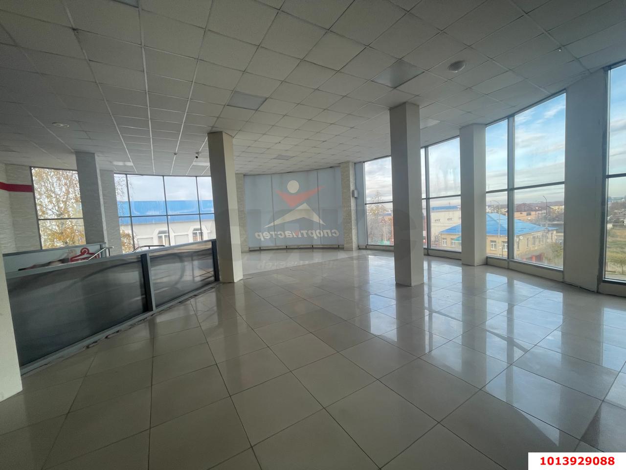 Фото №4: Торговое помещение 1035 м² - Белореченск, ул. Мира, 75