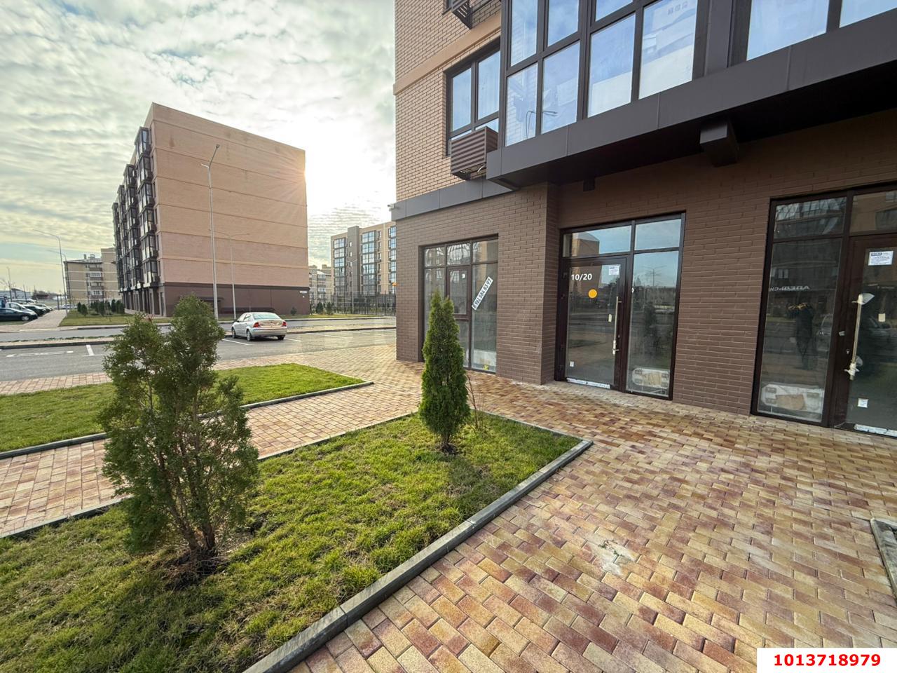 Фото №5: Торговое помещение 98 м² - Южный, жилой комплекс История-2, ул. Казачья, 6к2