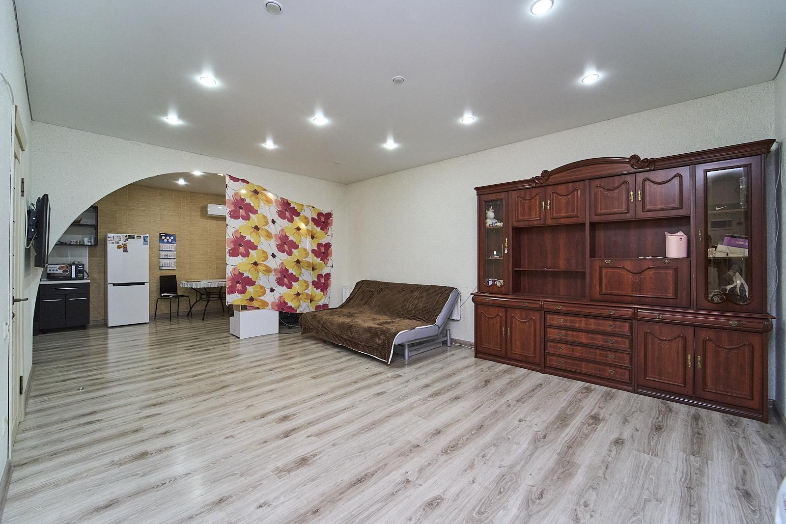 Фото №4: 2-комнатная квартира 68 м² - Краснодар, Центральный внутригородской округ, мкр. Центральный, ул. Коммунаров, 270