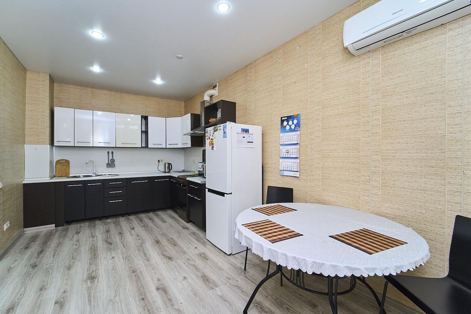 Фото №2: 2-комнатная квартира 68 м² - Краснодар, Центральный внутригородской округ, мкр. Центральный, ул. Коммунаров, 270