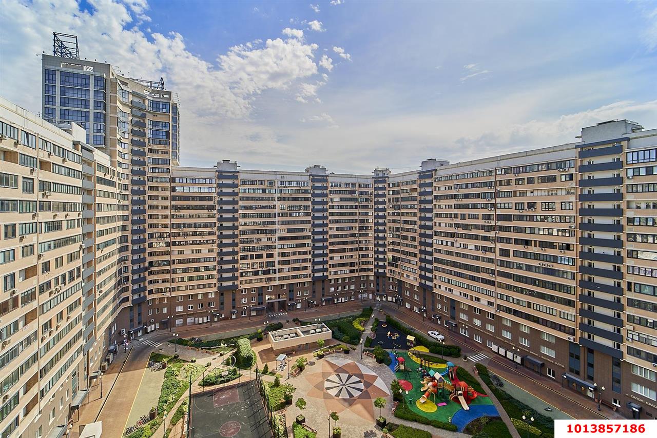 Фото №1: 2-комнатная квартира 100 м² - Краснодар, Центральный, ул. Будённого, 129