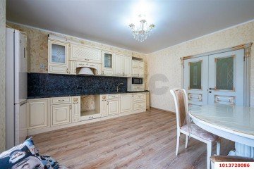Фото №1: 2-комнатная квартира 90 м² - Краснодар, мкр. Центральный, ул. Будённого, 129