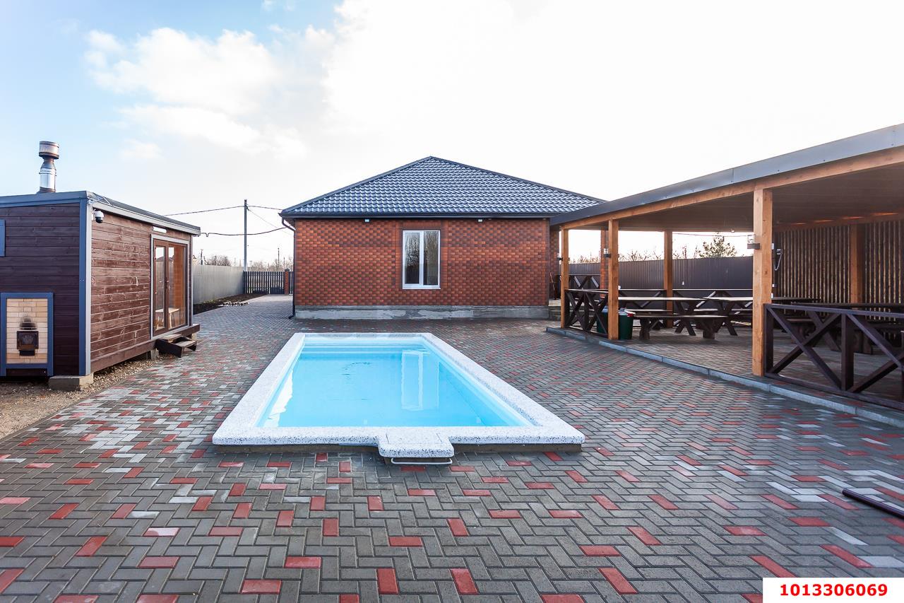 Фото №1: Дом 108 м² + 8 сот. - Октябрьский, мкр. Прикубанский внутригородской округ, ул. Губернаторская