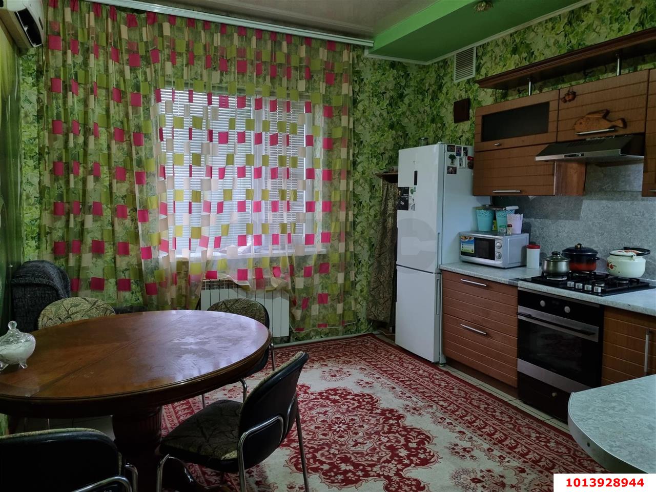 Фото №1: Дом 180 м² + 7 сот. - Старокорсунская, Карасунский внутригородской округ, ул. Базарная, 48