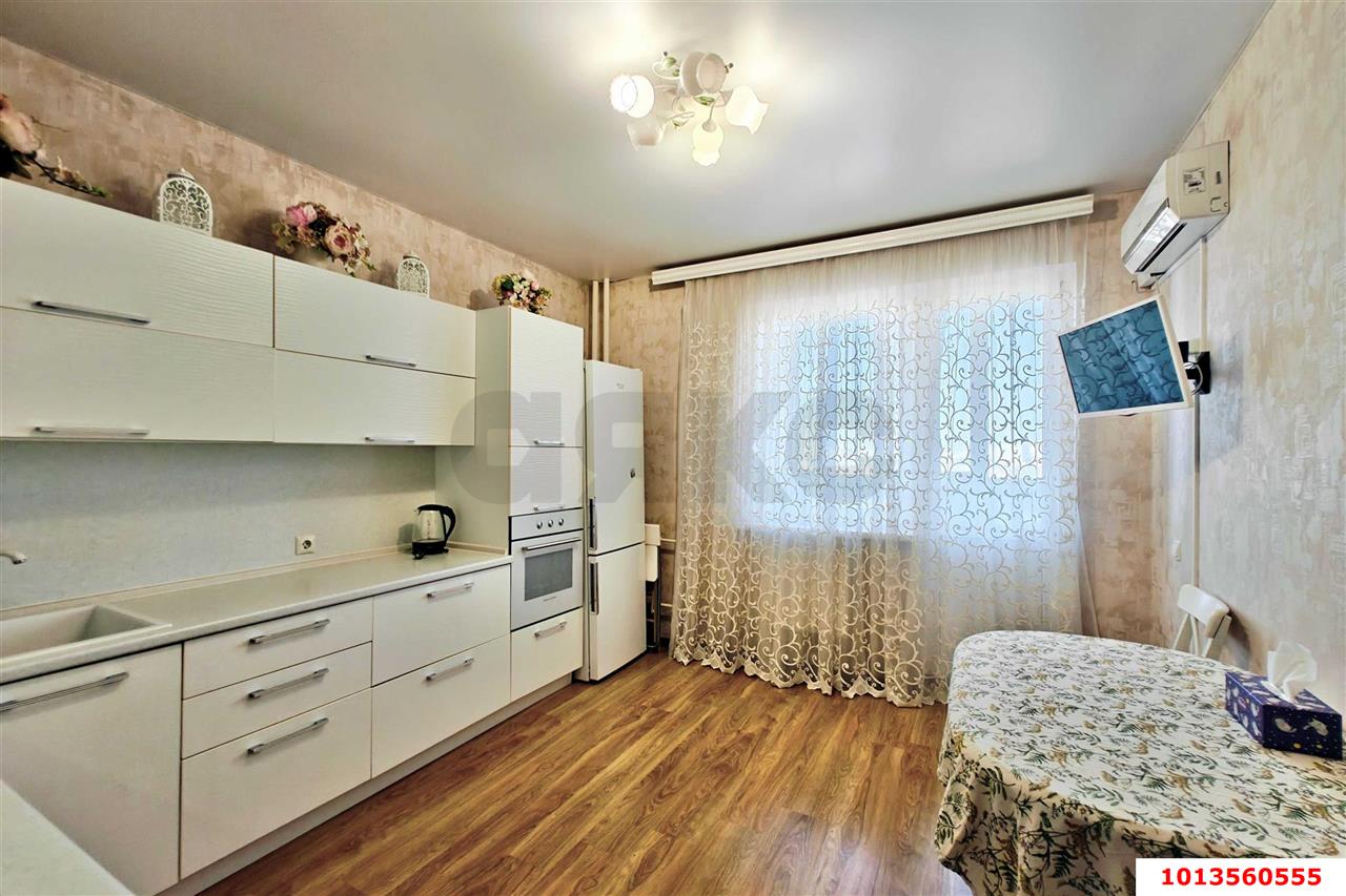 Фото №1: 1-комнатная квартира 50 м² - Краснодар, Центральный, ул. Фабричная, 10