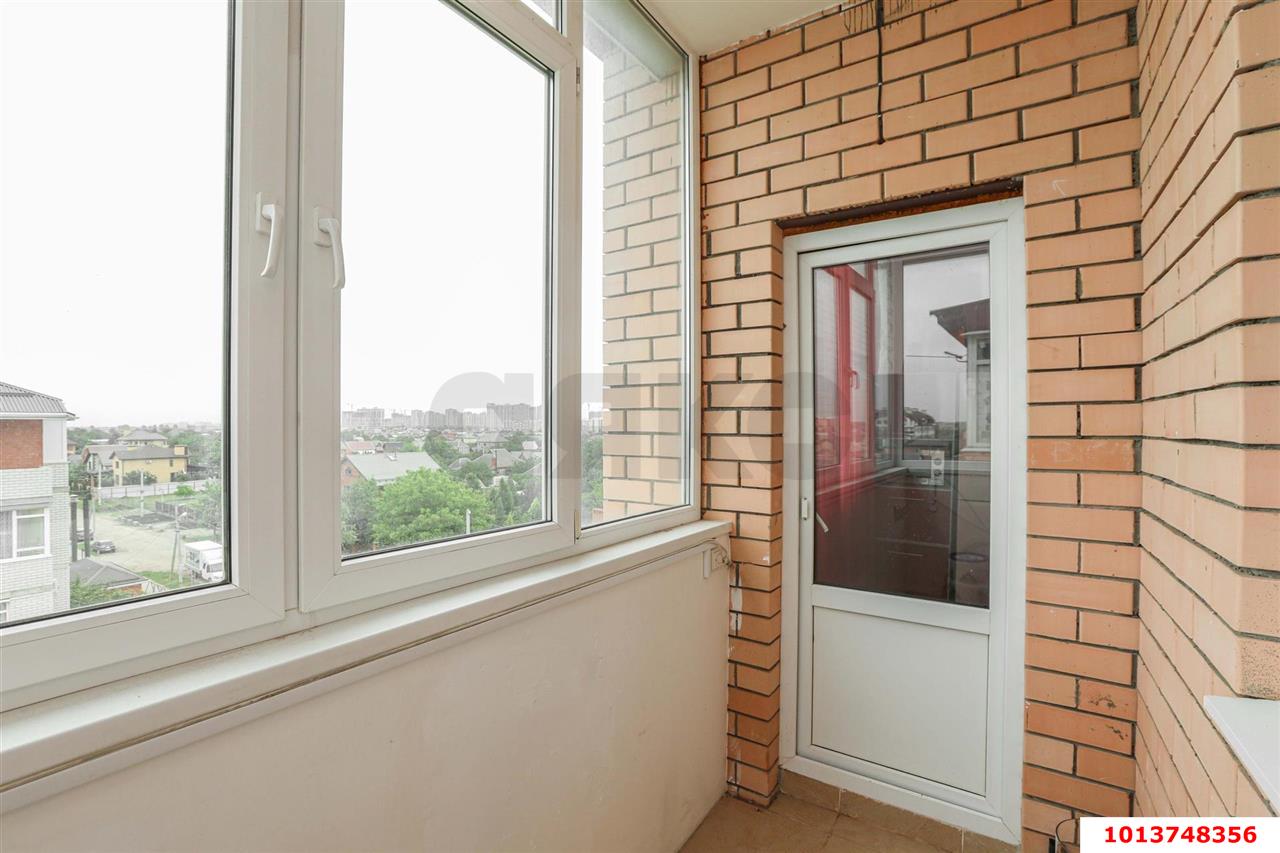 Фото №1: 1-комнатная квартира 35 м² - Краснодар, Прикубанский внутригородской округ, мкр. Сады Калинина, ул. Екатеринодарская, 11