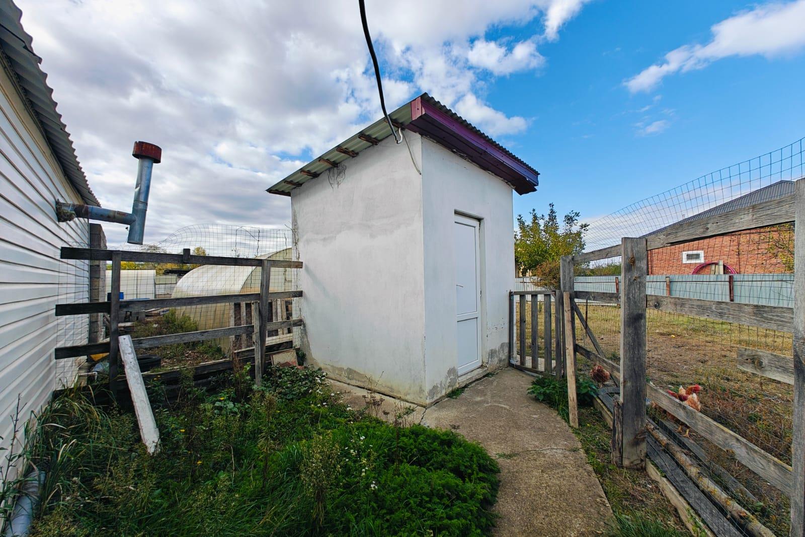 Фото №19: Дом 120 м² + 12 сот. - Понежукай, Прикубанский внутригородской округ, Прикубанский внутригородской округ, Завод Радиоизмерительных Приборов, жилой комплекс Времена Года 3, мкр. имени Петра Метальникова, ул. Майкопская, 9