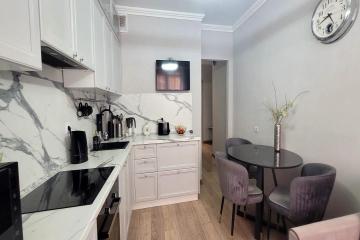 Фото №1: 2-комнатная квартира 65 м² - Краснодар, мкр. Губернский, ул. им. Героя Яцкова И.В., 15к2