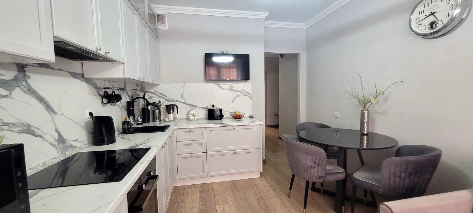 Фото №1: 2-комнатная квартира 65 м² - Краснодар, ЖК Губернский, Прикубанский внутригородской округ, мкр. Губернский, ул. им. Героя Яцкова И.В., 15к2