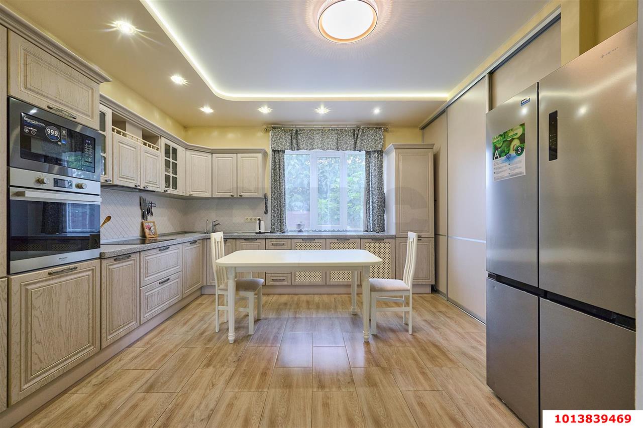 Фото №1: Дом 152 м² + 4 сот. - СНТ Лотос, мкр. Карасунский внутригородской округ, ул. Вишнёвая, 7