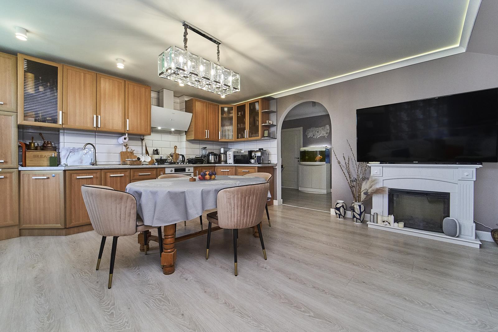 Фото №6: Дом 221 м² + 9.2 сот. - Приморско-Ахтарск, ул. Комиссара Шевченко, 1/1