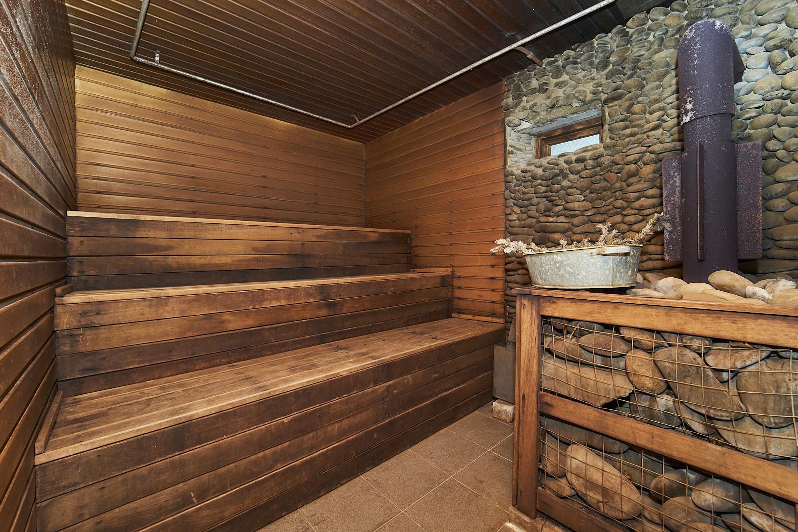 Фото №14: Дом 221 м² + 9.2 сот. - Приморско-Ахтарск, ул. Комиссара Шевченко, 1/1