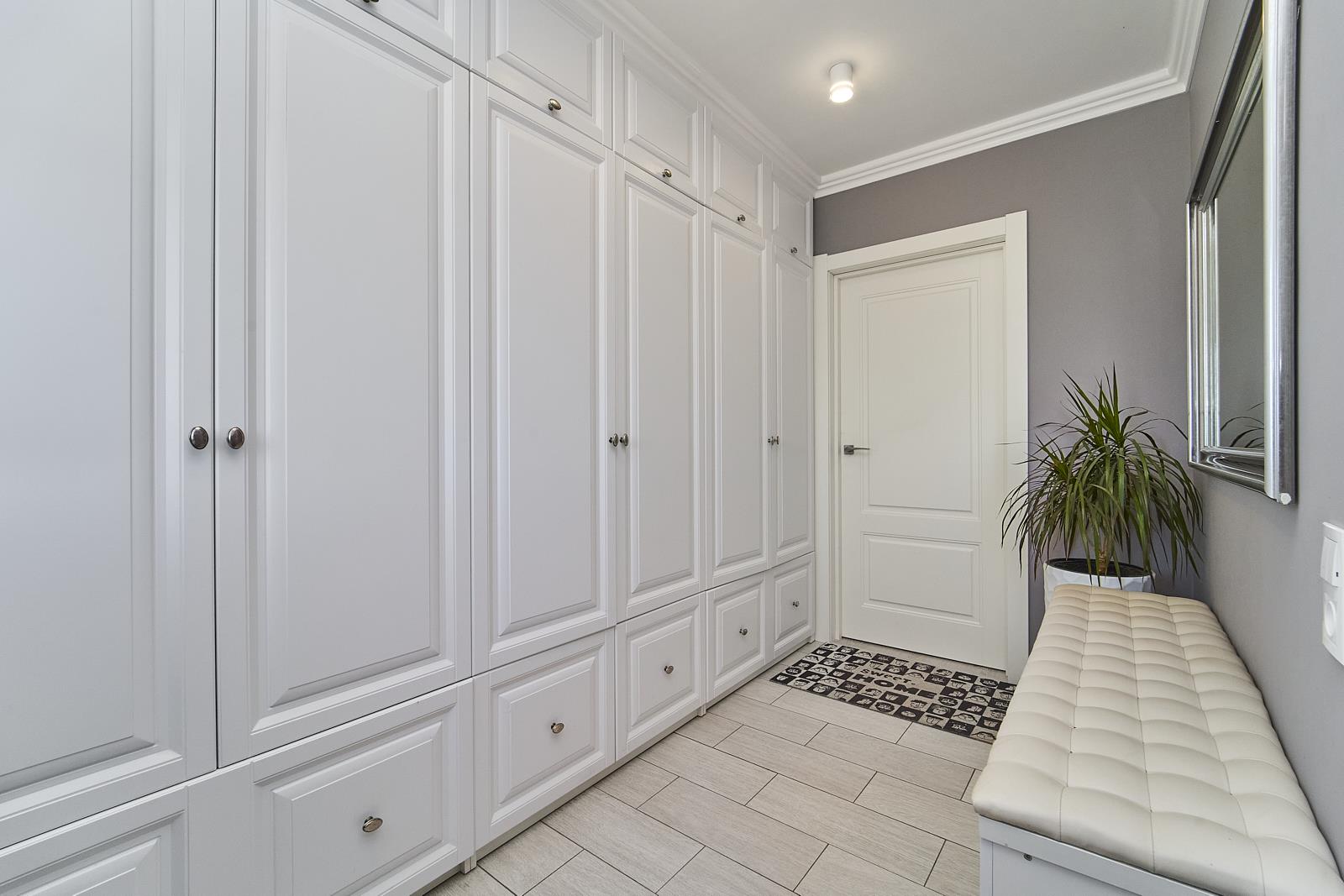 Фото №1: Дом 221 м² + 9.2 сот. - Приморско-Ахтарск, ул. Комиссара Шевченко, 1/1