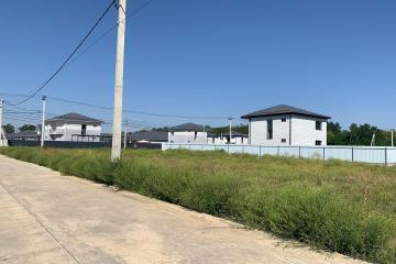 Фото №1: Земельный участок 7 сот. - Дружелюбный, мкр. квартал Куренной, 165