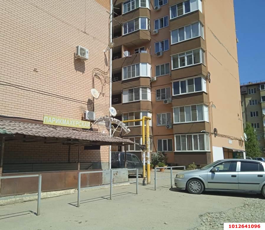 Фото №3: Торговое помещение 37 м² - Краснодар, Прикубанский внутригородской округ, мкр. Музыкальный, ул. имени Сергея Есенина, 127/2