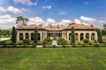 Фото №1: Дом 530 м² - Афипсип, мкр. жилой комплекс Ставропольский, ул. Шапсугская Дамба, 43