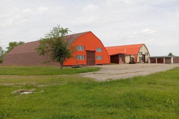 Фото №1: Коммерция 1505 м² - Саратовская, мкр. Славянский, ул. Табачная, 41