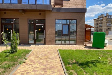 Фото №1: Торговое помещение 98 м² - Южный, мкр. жилой комплекс История-2, ул. Екатерининская, 3к1