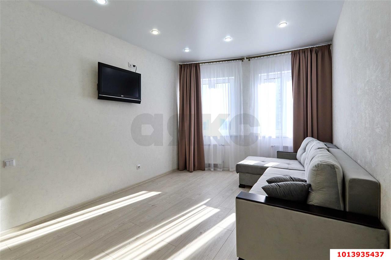 Фото №6: 1-комнатная квартира <span class="whitespace-nowrap">43 м²</span>, <span class="whitespace-nowrap">12/22 эт.</span> - Краснодар, Карасунский внутригородской округ, Хлопчато-бумажный Комбинат, мкр. ЖК Альфа, ул. Уральская, 100