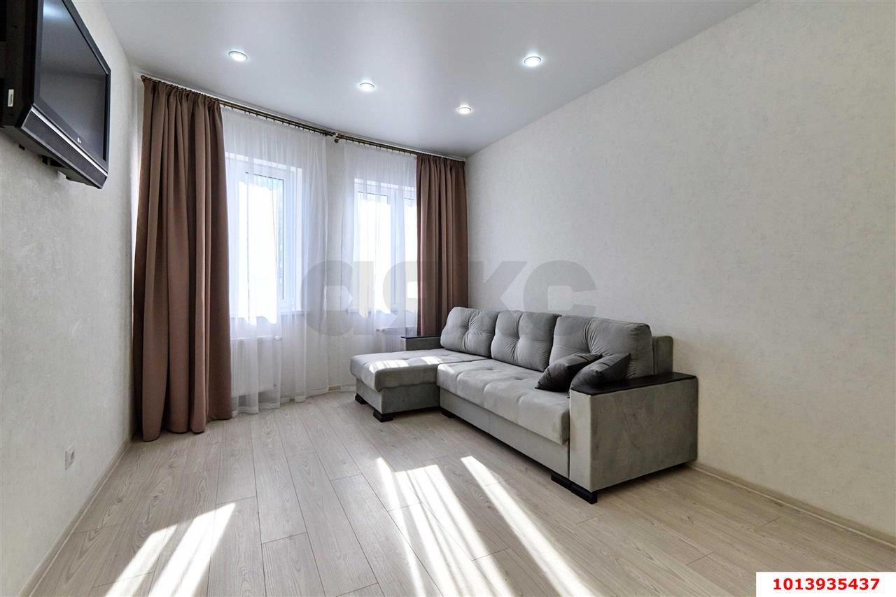 Фото №3: 1-комнатная квартира <span class="whitespace-nowrap">43 м²</span>, <span class="whitespace-nowrap">12/22 эт.</span> - Краснодар, Карасунский внутригородской округ, Хлопчато-бумажный Комбинат, мкр. ЖК Альфа, ул. Уральская, 100