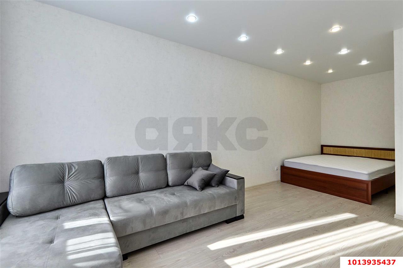 Фото №5: 1-комнатная квартира <span class="whitespace-nowrap">43 м²</span>, <span class="whitespace-nowrap">12/22 эт.</span> - Краснодар, Карасунский внутригородской округ, Хлопчато-бумажный Комбинат, мкр. ЖК Альфа, ул. Уральская, 100