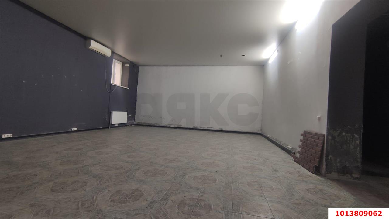Фото №4: Торговое помещение 90 м² - Краснодар, Музыкальный, ул. имени Сергея Есенина, 82