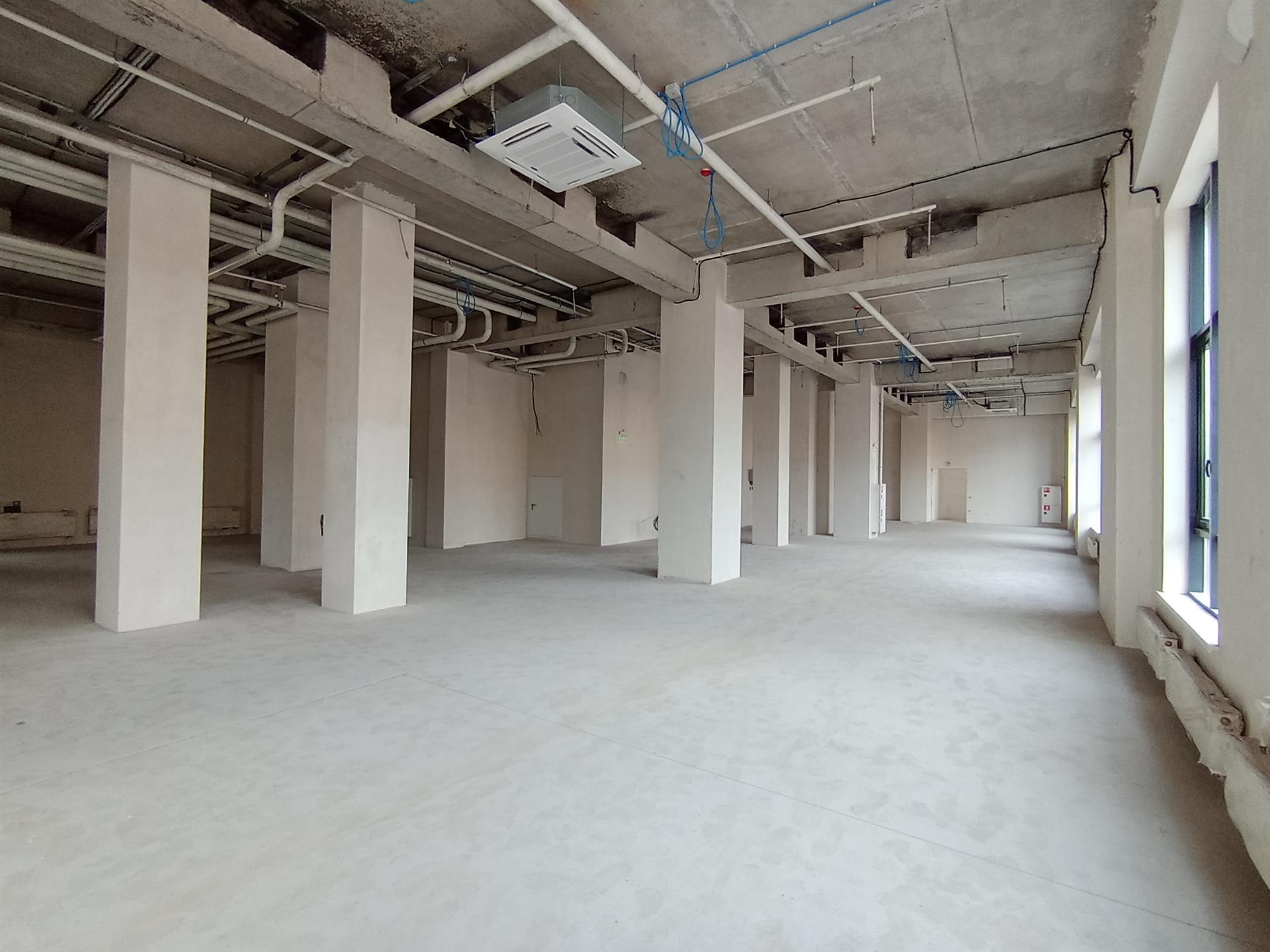 Фото №5: Коммерция 421 м² - Краснодар, ЖК Девелопмент Плаза, Завод Измерительных Приборов, Прикубанский внутригородской округ, мкр. жилой комплекс Девелопмент Плаза, ул. имени 40-летия Победы, 33Г