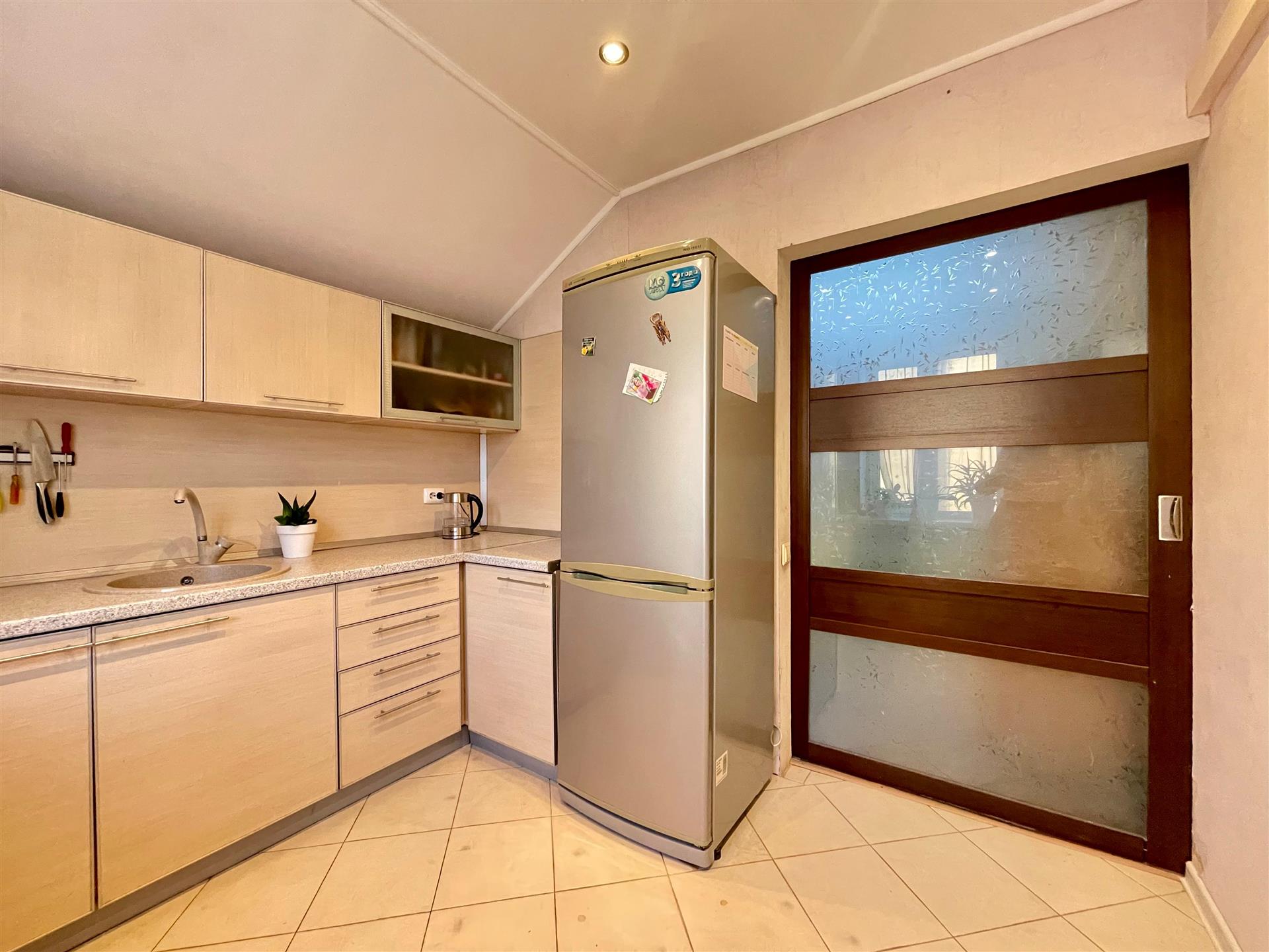 Фото №1: 2-комнатная квартира 80 м² - Краснодар, Прикубанский внутригородской округ, Калинино, мкр. Завод Радиоизмерительных Приборов, ул. Узбекская, 19