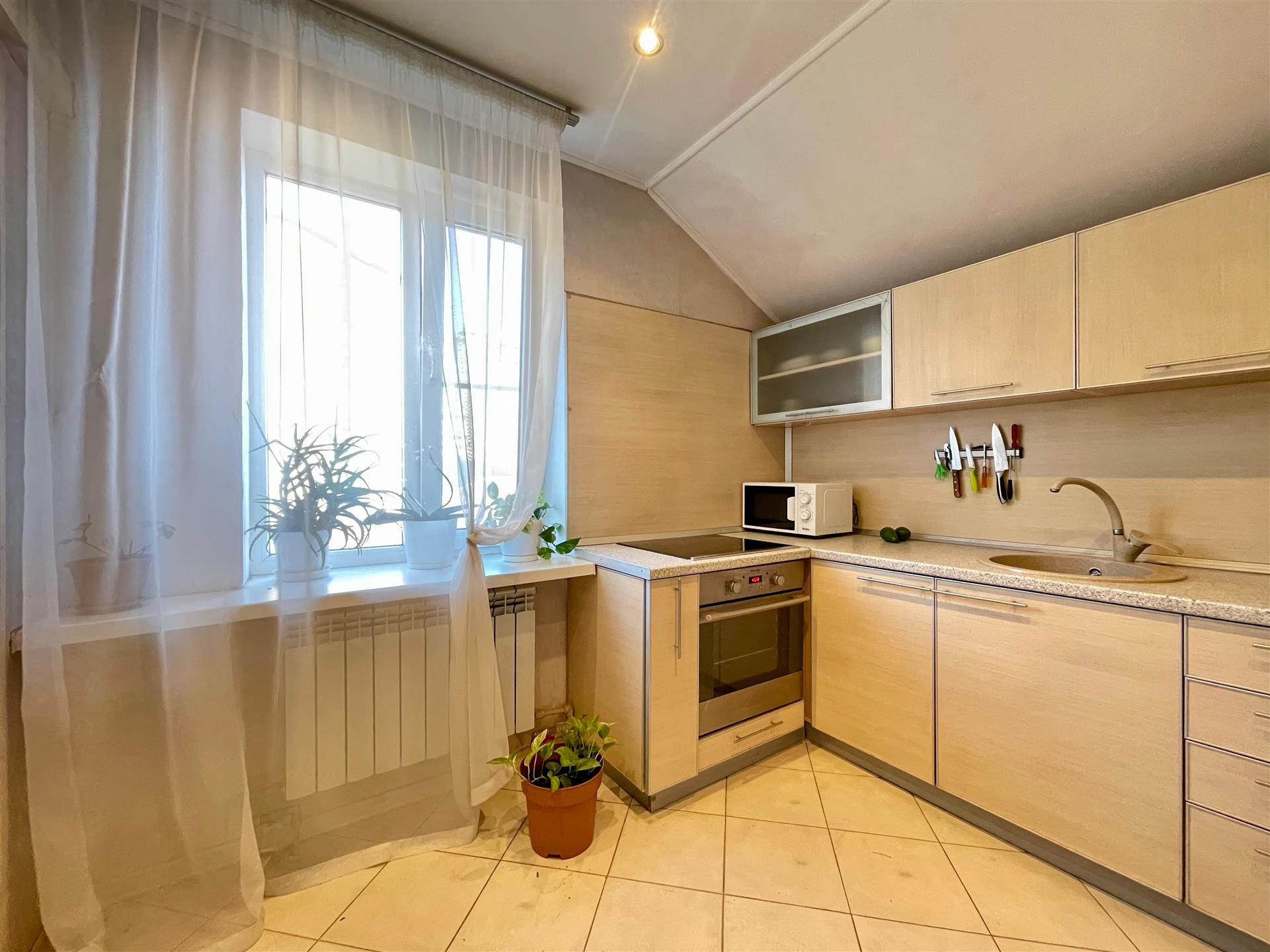 Фото №2: 2-комнатная квартира 80 м² - Краснодар, Прикубанский внутригородской округ, Калинино, мкр. Завод Радиоизмерительных Приборов, ул. Узбекская, 19