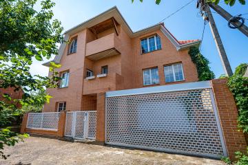 Фото №1: Дом 482 м² - Новая Адыгея, ст Заречное, ул. Васильковая, 38