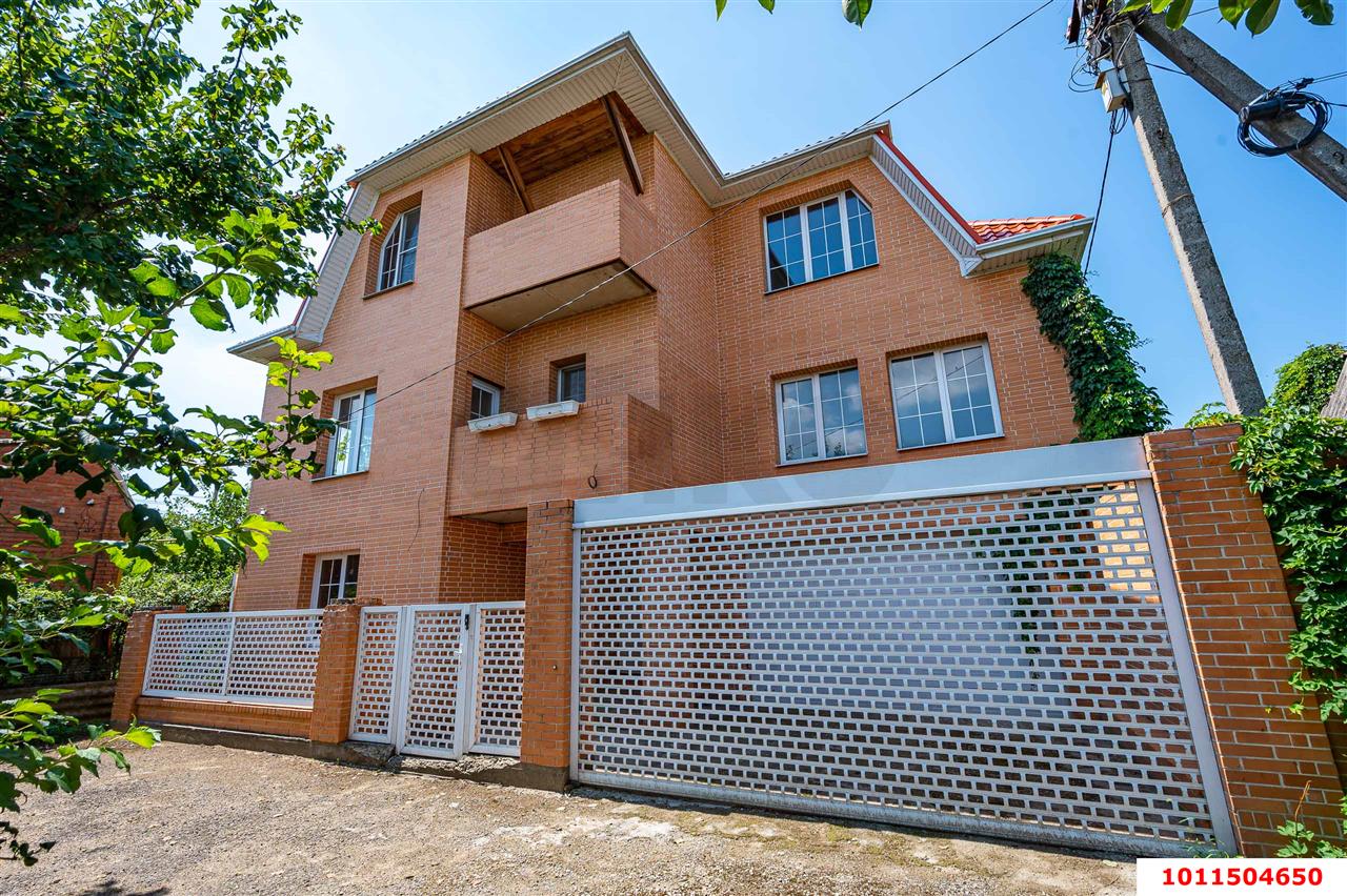 Фото №1: Дом 482 м² + 5 сот. - Новая Адыгея, Заречное, ул. Васильковая, 38