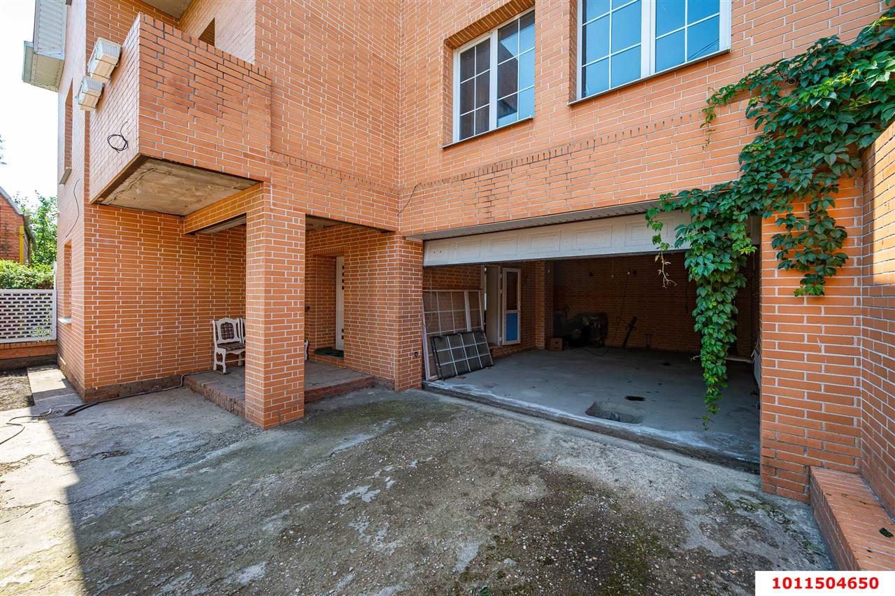 Фото №2: Дом 482 м² + 5 сот. - Новая Адыгея, Заречное, ул. Васильковая, 38