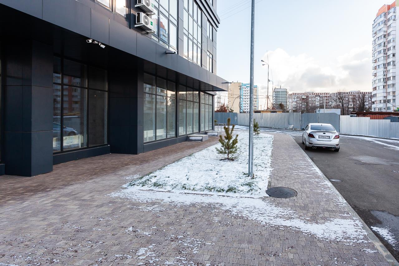 Фото №6: Коммерция 85 м² - Краснодар, Прикубанский внутригородской округ, Микрохирургии глаза, мкр. жилой комплекс Сограт, ул. Красных Партизан, 4/15