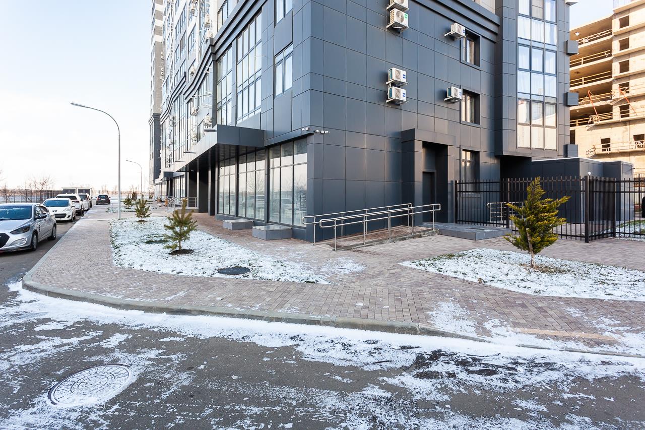 Фото №5: Коммерция 85 м² - Краснодар, Прикубанский внутригородской округ, Микрохирургии глаза, мкр. жилой комплекс Сограт, ул. Красных Партизан, 4/15